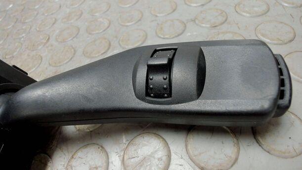 Foto: BLINKERSCHALTER / KOMBISCHALTER eines Ford Focus 1.6 16V Style