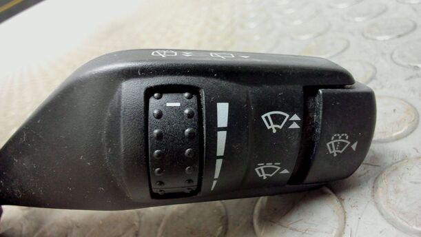 Foto: SCHEIBENWISCHERSCHALTER eines Ford Focus 1.6 16V Style