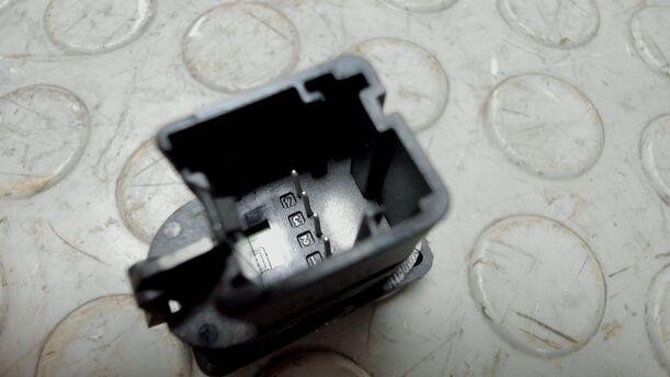 Foto: FENSTERHEBERSCHALTER ( KOMFORTTASTE ) eines Ford Focus 1.6 16V Style