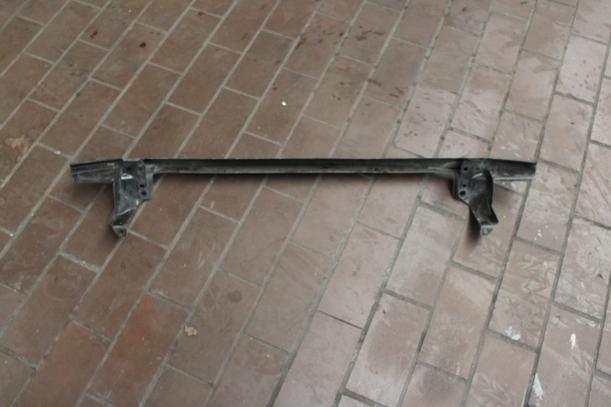 Foto: VERSTÄRKUNG VORNE UNTEN eines VW Golf 1.4 Style