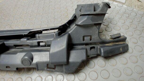 Foto: AUFPRALLDÄMPFER / VERSTÄRKUNG STOSSFÄNGER OBEN eines Ford Focus 1.6 16V Style