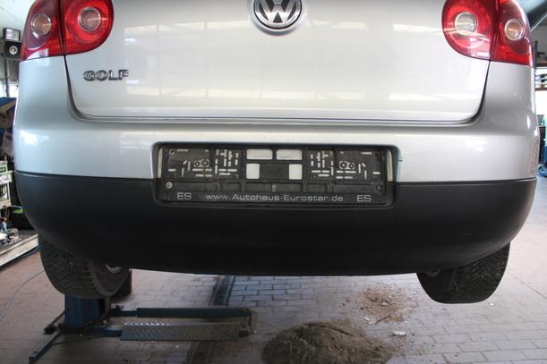 Foto: STOSSFÄNGER / STOSSSTANGE HINTEN ( LIMOUSINE ) eines VW Golf 1.4 Style