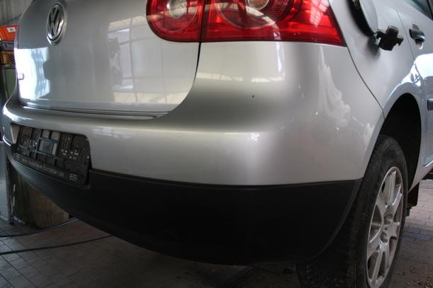 Foto: STOSSFÄNGER / STOSSSTANGE HINTEN ( LIMOUSINE ) eines VW Golf 1.4 Style