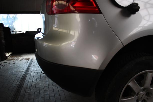 Foto: STOSSFÄNGER / STOSSSTANGE HINTEN ( LIMOUSINE ) eines VW Golf 1.4 Style