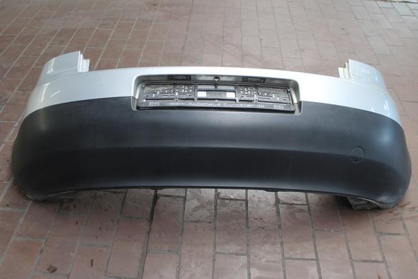 Foto: STOSSFÄNGER / STOSSSTANGE HINTEN ( LIMOUSINE ) eines VW Golf 1.4 Style