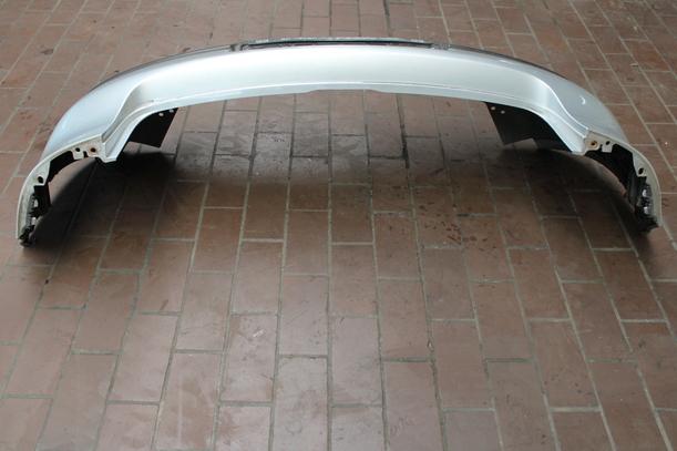 Foto: STOSSFÄNGER / STOSSSTANGE HINTEN ( LIMOUSINE ) eines VW Golf 1.4 Style