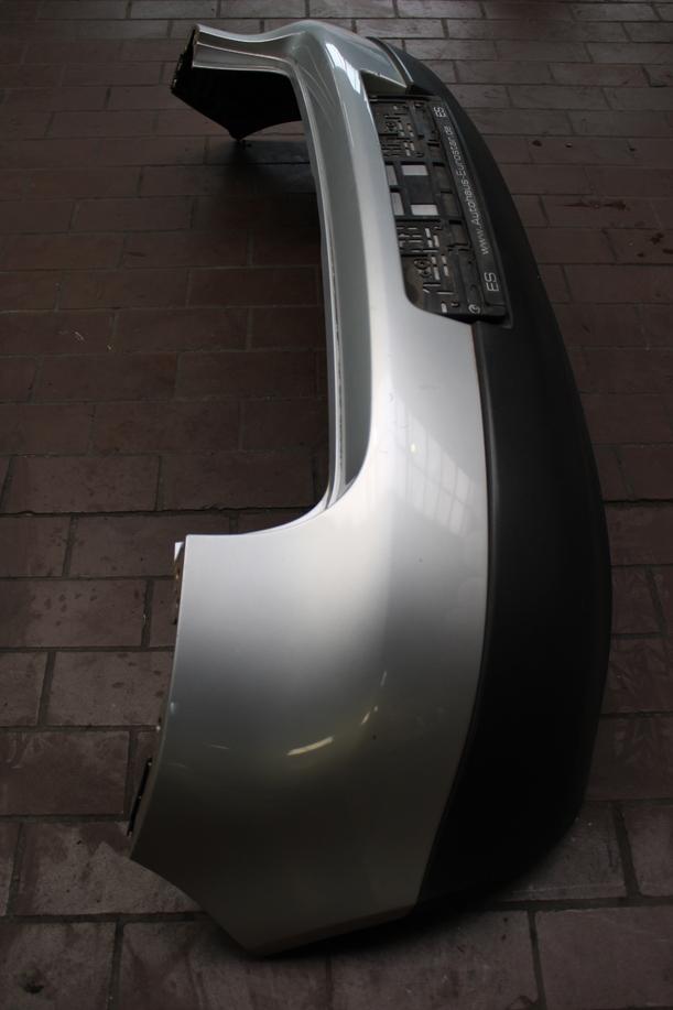 Foto: STOSSFÄNGER / STOSSSTANGE HINTEN ( LIMOUSINE ) eines VW Golf 1.4 Style