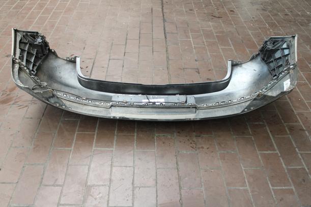 Foto: STOSSFÄNGER / STOSSSTANGE HINTEN ( LIMOUSINE ) eines VW Golf 1.4 Style