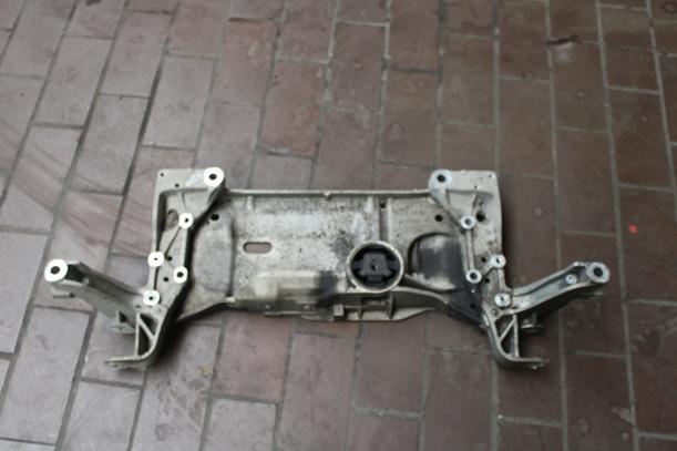 Foto: VORDERACHSE/ ACHSE VORN eines VW Golf 1.4 Style