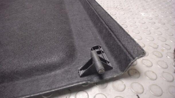 Foto: HUTABLAGE ( LIMOUSINE ) eines VW Golf 1.4 Style