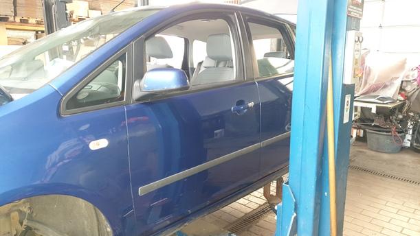 Foto: TÜR VORNE LINKS eines Ford C-MAX 1.6 Style