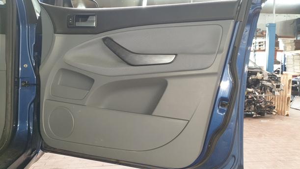 Foto: TÜR VORNE RECHTS eines Ford C-MAX 1.6 Style