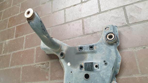 Foto: VORDERACHSE / ACHSTRÄGER VORNE eines Ford C-MAX 1.6 Style