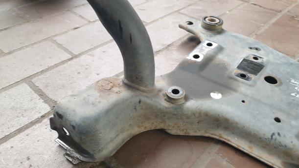 Foto: VORDERACHSE / ACHSTRÄGER VORNE eines Ford C-MAX 1.6 Style