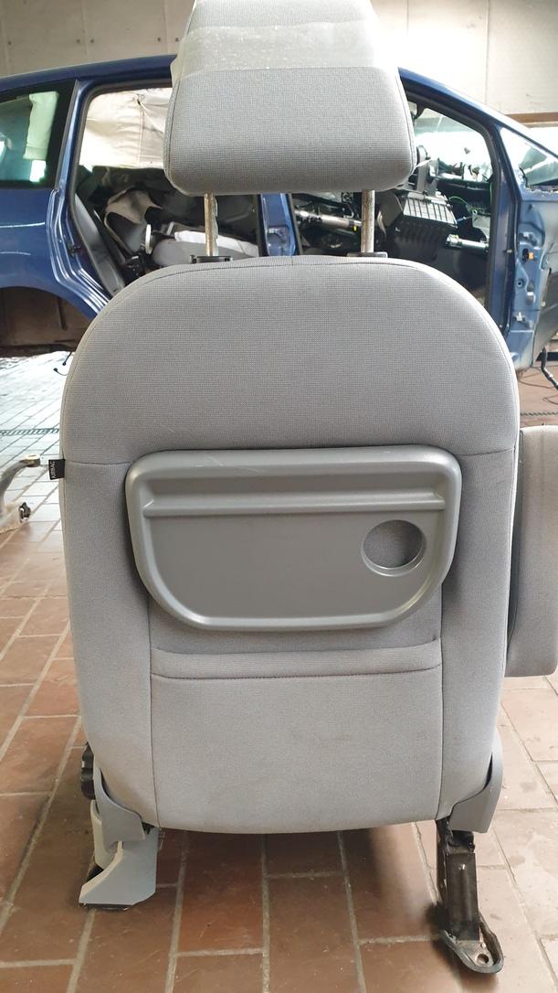 Foto: SITZ VORNE LINKS / FAHRERSITZ eines Ford C-MAX 1.6 Style