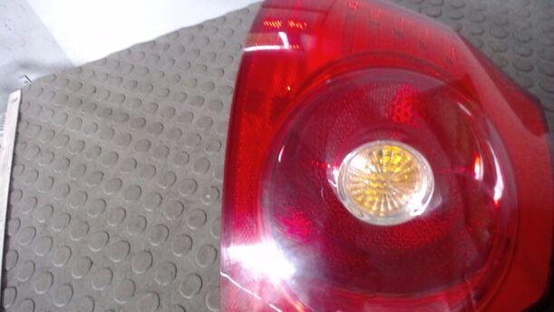 Foto: HECKLEUCHTE / RÜCKLEUCHTE LINKS ( LIMOUSINE ) eines VW Golf 1.4 Style