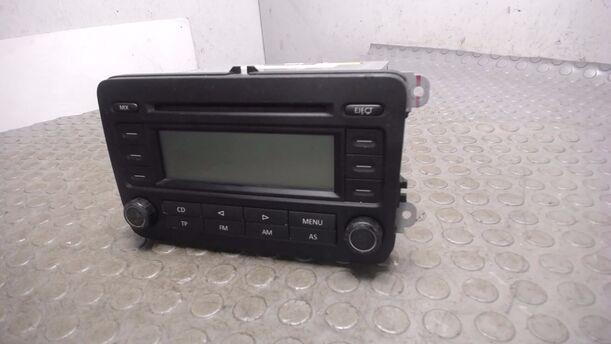 Foto: CD RADIO ( MIT RADIOCODE ) eines VW Golf 1.4 Style
