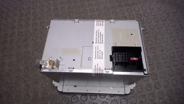 Foto: CD RADIO ( MIT RADIOCODE ) eines VW Golf 1.4 Style