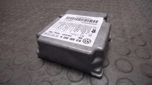 Foto: STEUERGERÄT AIRBAG/ AIRBAGSTEUERGERÄT eines VW Golf 1.4 Style