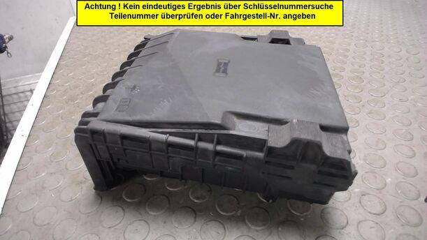 Foto: SICHERUNGSKASTEN ZENTRALELEKTRIK eines VW Golf 1.4 Style
