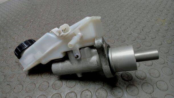 Foto: HAUPTBREMSZYLINDER eines Ford Focus 1.6 16V Style