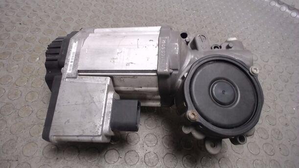 Foto: MOTOR LENKGETRIEBE eines VW Golf Plus 2.0 FSI Style