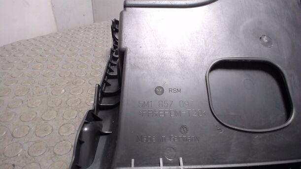 Foto: HANDSCHUFACH eines VW Golf Plus 2.0 FSI Style