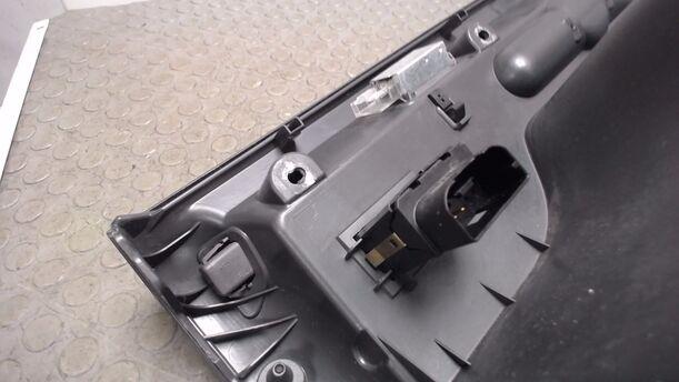 Foto: HANDSCHUFACH eines VW Golf Plus 2.0 FSI Style