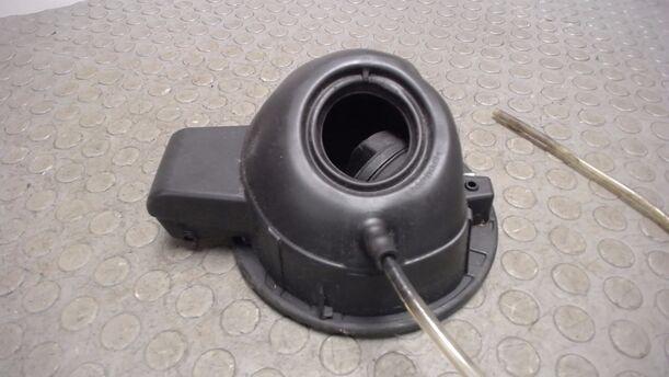 Foto: TANKKLAPPE/ TANKDECKEL ( GOLF PLUS ) eines VW Golf Plus 2.0 FSI Style