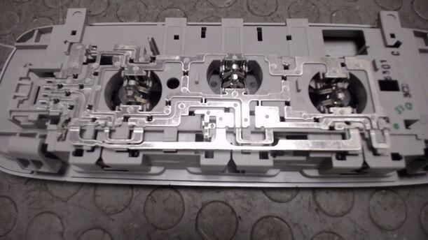 Foto: INNENBELEUCHTUNG/ INNENLEUCHTE HINTEN eines VW Golf Plus 2.0 FSI Style