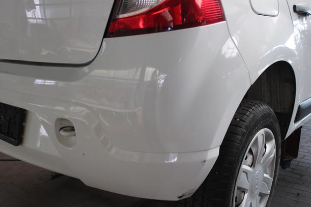 Foto: STOSSFÄNGER / STOSSTANGE HINTEN eines Dacia Sandero 1.2 16V Style