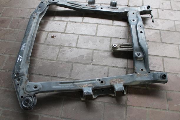 Foto: VORDERACHSE/ ACHSE VORN eines Dacia Sandero 1.2 16V Style