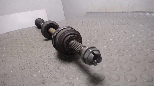 Foto: ANTRIEBSWELLE RECHTS ( SCHALTGETRIEBE ) eines Dacia Sandero 1.2 16V Style