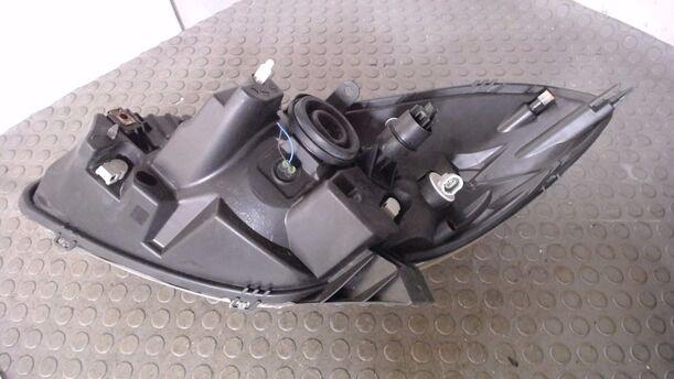 Foto: SCHEINWERFER RECHTS eines Dacia Sandero 1.2 16V Style