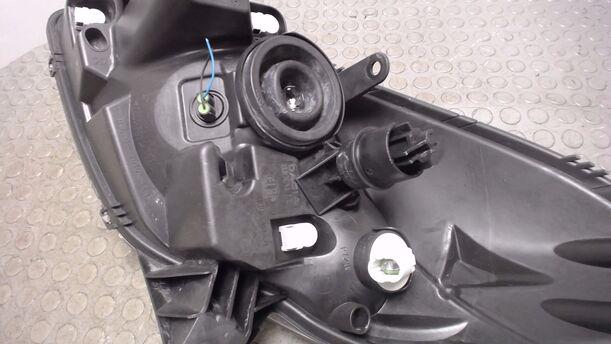 Foto: SCHEINWERFER RECHTS eines Dacia Sandero 1.2 16V Style