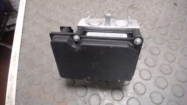 Foto: HAUPTBREMSAGGREGAT ABS eines Dacia Sandero 1.2 16V Style