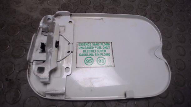 Foto: TANKKLAPPE/ TANKDECKEL eines Dacia Sandero 1.2 16V Style