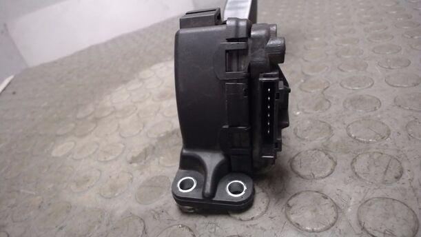 Foto: GASPEDAL ( SCHALTGETRIEBE ) eines Dacia Sandero 1.2 16V Style