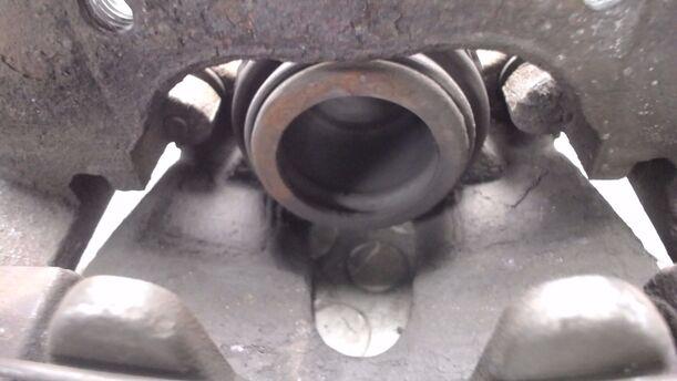 Foto: BREMSSATTEL VORNE RECHTS eines Ford C-MAX 1.6 Style