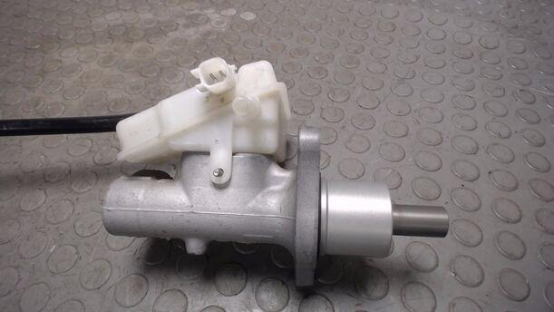Foto: HAUPTBREMSZYLINDER eines Ford C-MAX 1.6 Style