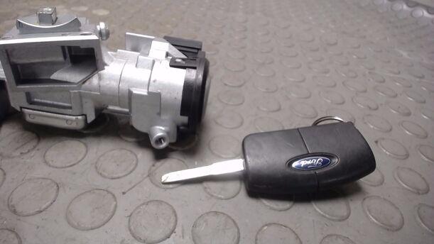 Foto: ZÜNDSCHLOSS / SCHLIESSZYLINDER eines Ford C-MAX 1.6 Style