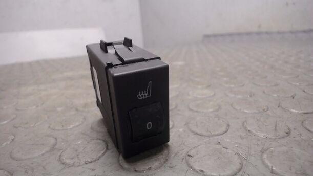 Foto: SCHALTER SITZHEIZUNG VORNE eines Ford C-MAX 1.6 Style