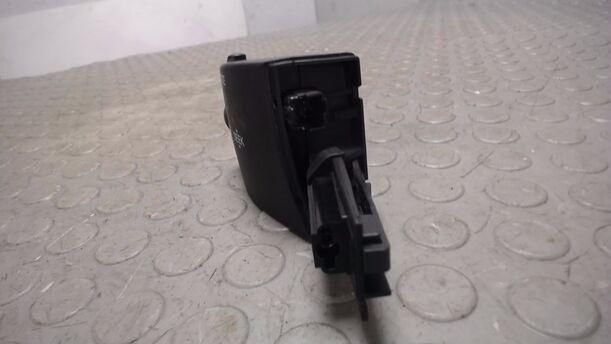 Foto: SCHALTER RADIOBEDIENUNG eines Ford C-MAX 1.6 Style