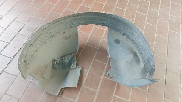 Foto: RADHAUSSCHALE / INNENKOTFLÜGEL VORNE LINKS eines Volvo S60 2.4 Style