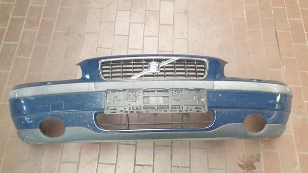Foto: STOSSFÄNGER / STOSSSTANGE VORNE eines Volvo S60 2.4 Style