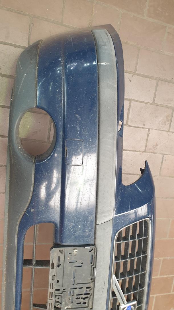 Foto: STOSSFÄNGER / STOSSSTANGE VORNE eines Volvo S60 2.4 Style
