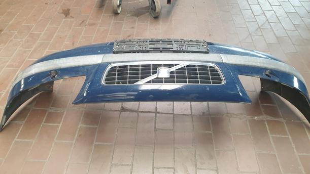 Foto: STOSSFÄNGER / STOSSSTANGE VORNE eines Volvo S60 2.4 Style