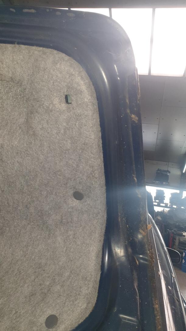Foto: HECKKLAPPE / HECKDECKEL eines Volvo S60 2.4 Style