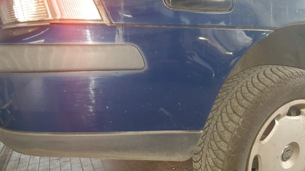 Foto: STOSSSTANGE / STOSSFÄNGER HINTEN eines Volvo S60 2.4 Style