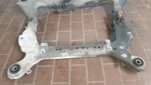 Foto: VORDERACHSE/ ACHSE VORN eines Volvo S60 2.4 Style